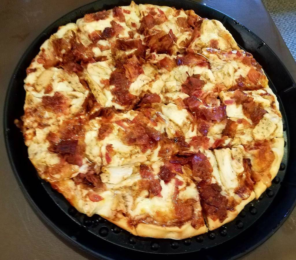 Johns Pizzaria | restaurant | 221 N Franklin St, Port Washington, WI 53074, USA | 2622845581 OR +1 262-284-5581