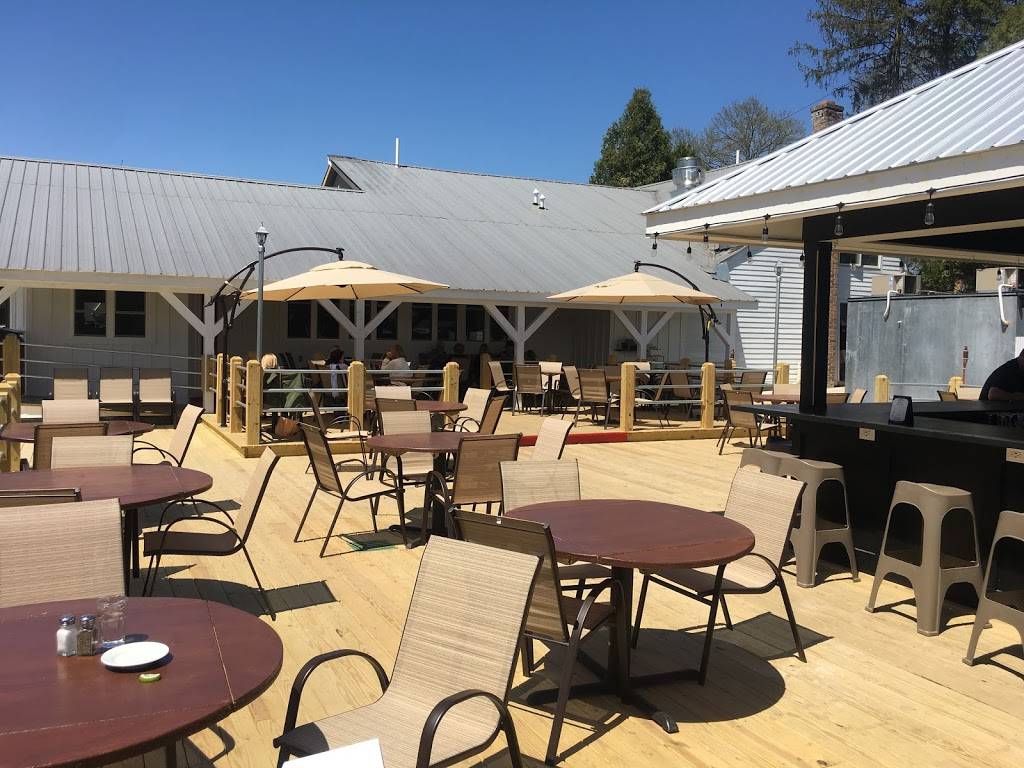 Clarks Steakhouse | restaurant | 1 Ferry St, Schuylerville, NY 12871, USA | 5186952073 OR +1 518-695-2073