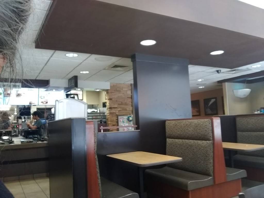McDonalds | cafe | 645 N McClurg Ct, Chicago, IL 60611, USA | 3129445665 OR +1 312-944-5665