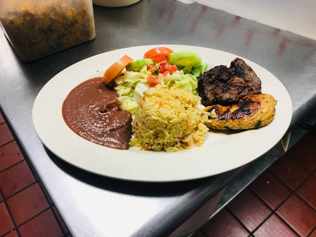 Tienda Rio Lempa | restaurant | 6 Uvalde Rd a, Houston, TX 77015, USA | 2814522900 OR +1 281-452-2900