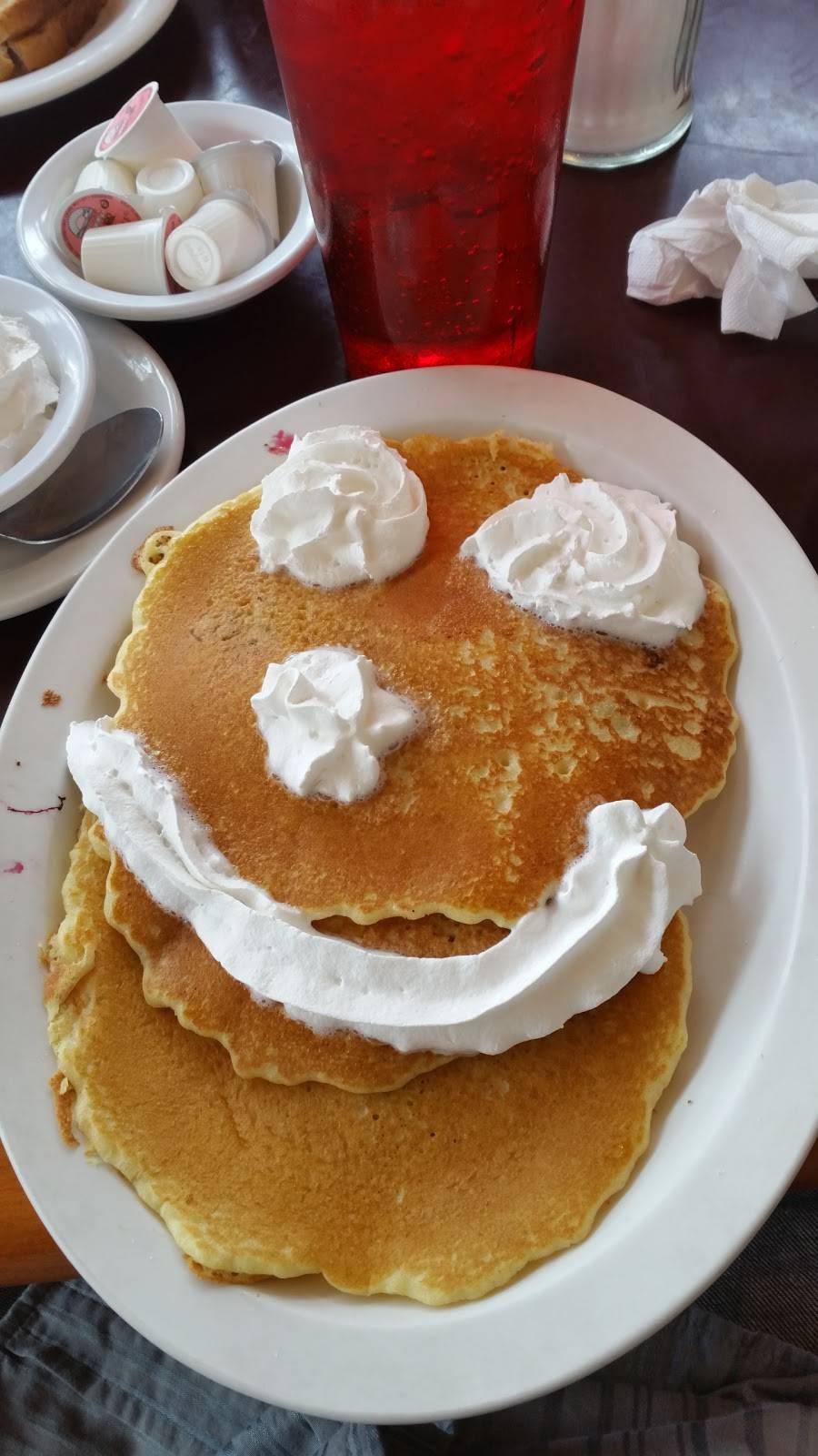 Mama Vickis Coney Island | meal takeaway | 24989 Hall Rd, Macomb, MI 48042, USA | 5864219775 OR +1 586-421-9775