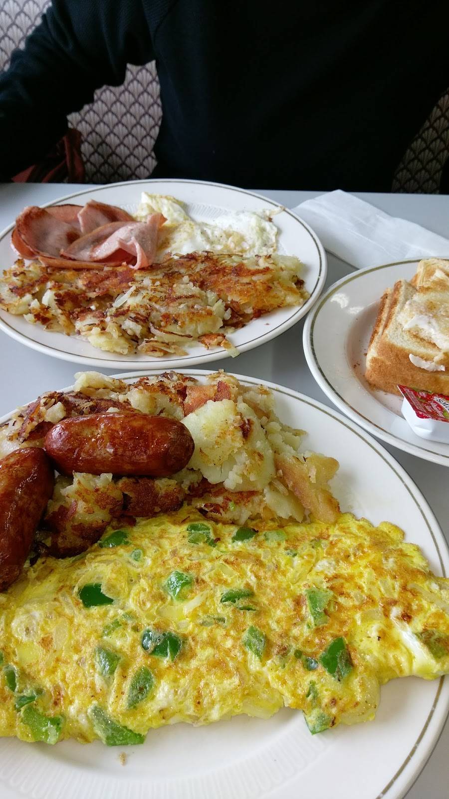 Nicholas Diner Inc | restaurant | 88 E Railway Ave, Paterson, NJ 07503, USA | 9732782556 OR +1 973-278-2556