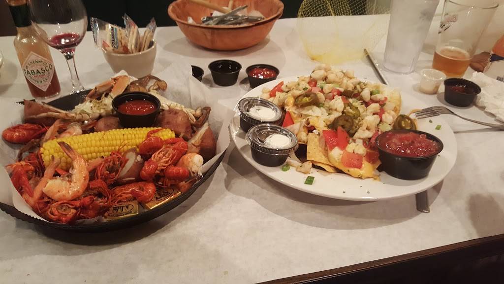 Riggins Crabhouse | restaurant | 607 Ridge Rd, Lantana, FL 33462, USA | 5615863000 OR +1 561-586-3000