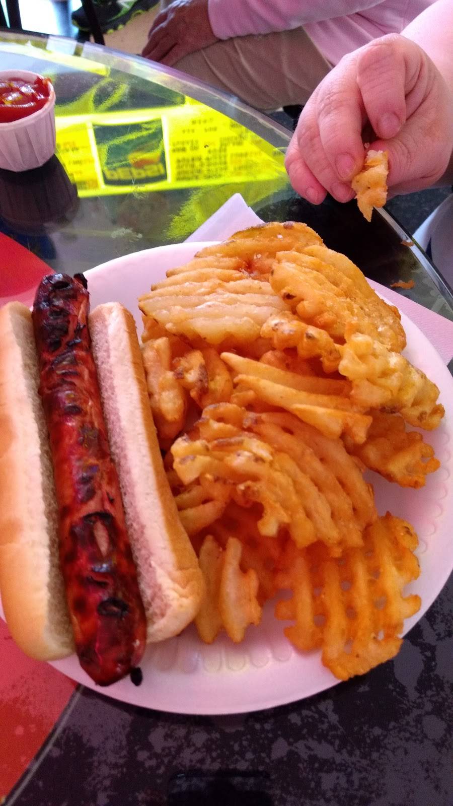 Super Freeze Drive In | restaurant | 6865 Erie Rd, Derby, NY 14047, USA | 7169475557 OR +1 716-947-5557