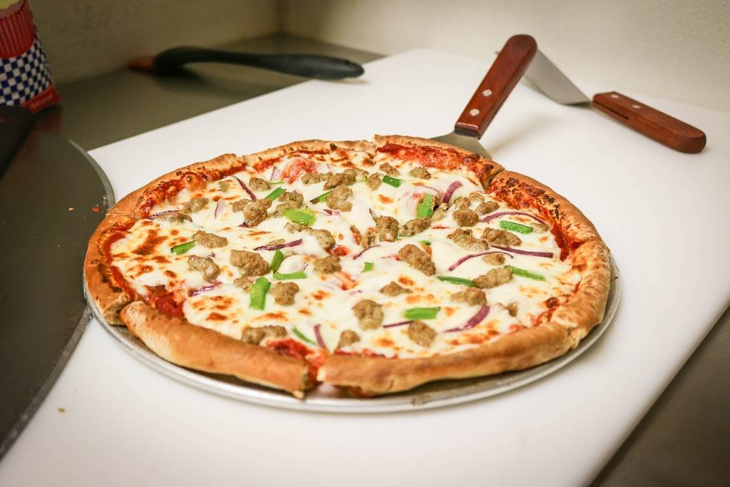 Fat Chriss Pizza and Such | restaurant | 1706 W Foster Ave, Chicago, IL 60640, USA | 7739445444 OR +1 773-944-5444