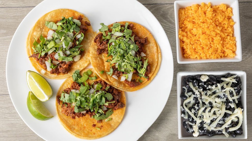 Romeros Taco Truck | restaurant | 1740 Miller Park Way, West Milwaukee, WI 53215, USA | 4148774938 OR +1 414-877-4938