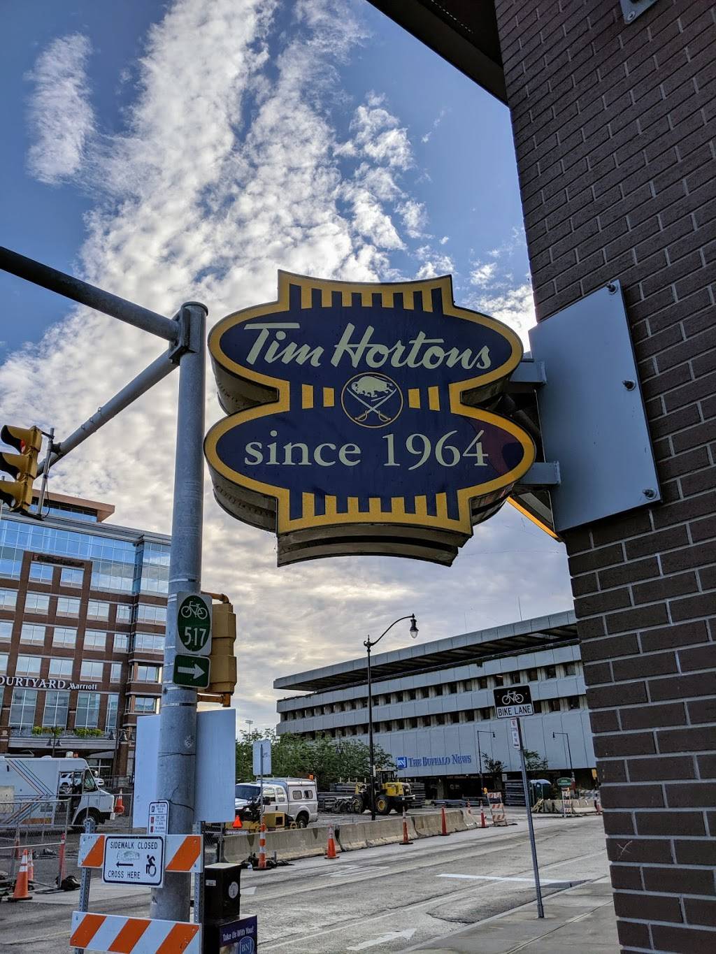 Tim Hortons | restaurant | 1 Scott St, Buffalo, NY 14203, USA | 7168554540 OR +1 716-855-4540