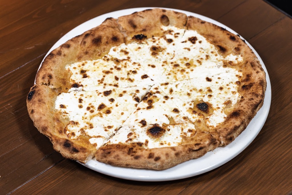 Geenas Cucina | restaurant | 36-21 Review Ave, Queens, NY 11101, USA | 7183927100 OR +1 718-392-7100