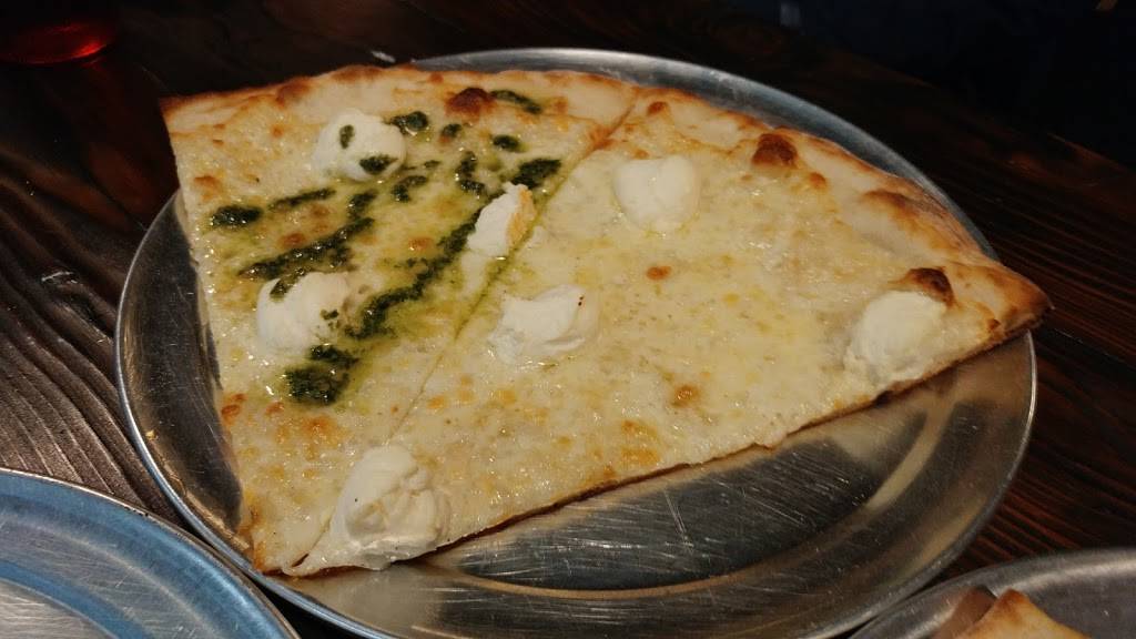 Vitos Pizza | restaurant | 124 W 4th St, Los Angeles, CA 90013, USA | 2138161700 OR +1 213-816-1700