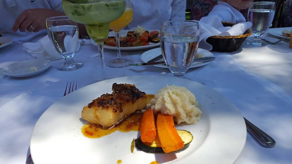 The Warwick Inn | restaurant | 36 Oakland Ave, Warwick, NY 10990, USA | 8459863666 OR +1 845-986-3666