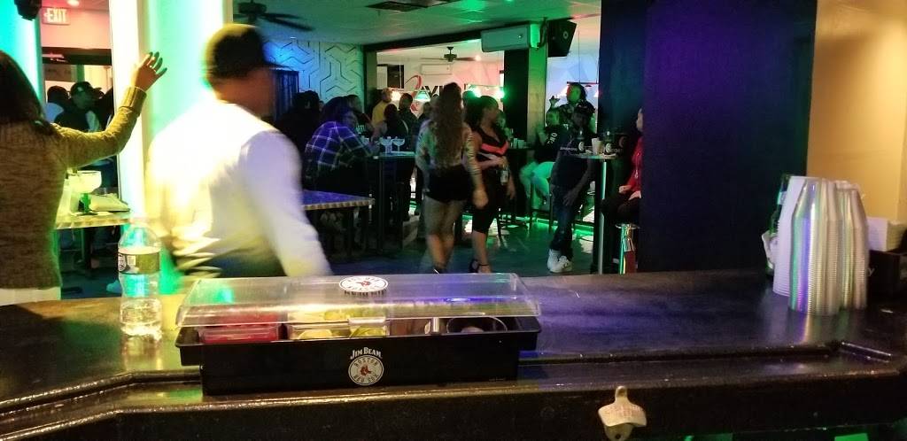 Xaviers Place | night club | 245 Lawrence St, Lawrence, MA 01841, USA | 9786893416 OR +1 978-689-3416