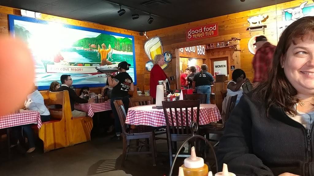 Famous Daves Bar-B-Que | restaurant | 36601 Warren Rd, Westland, MI 48185, USA | 7345951000 OR +1 734-595-1000