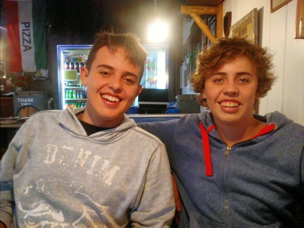 Amys Pizza | restaurant | 140 E Country Ln, Shipshewana, IN 46565, USA | 2607687323 OR +1 260-768-7323