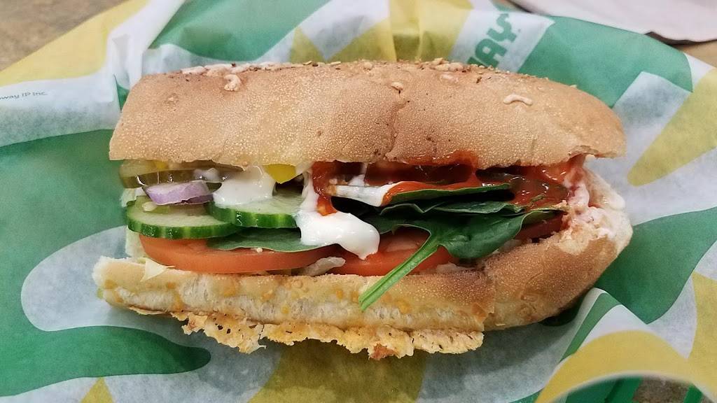 Subway | restaurant | 5839 Boulevard Cousineau, Saint-Hubert, QC J3Y 7P5, Canada | 4509261119 OR +1 450-926-1119