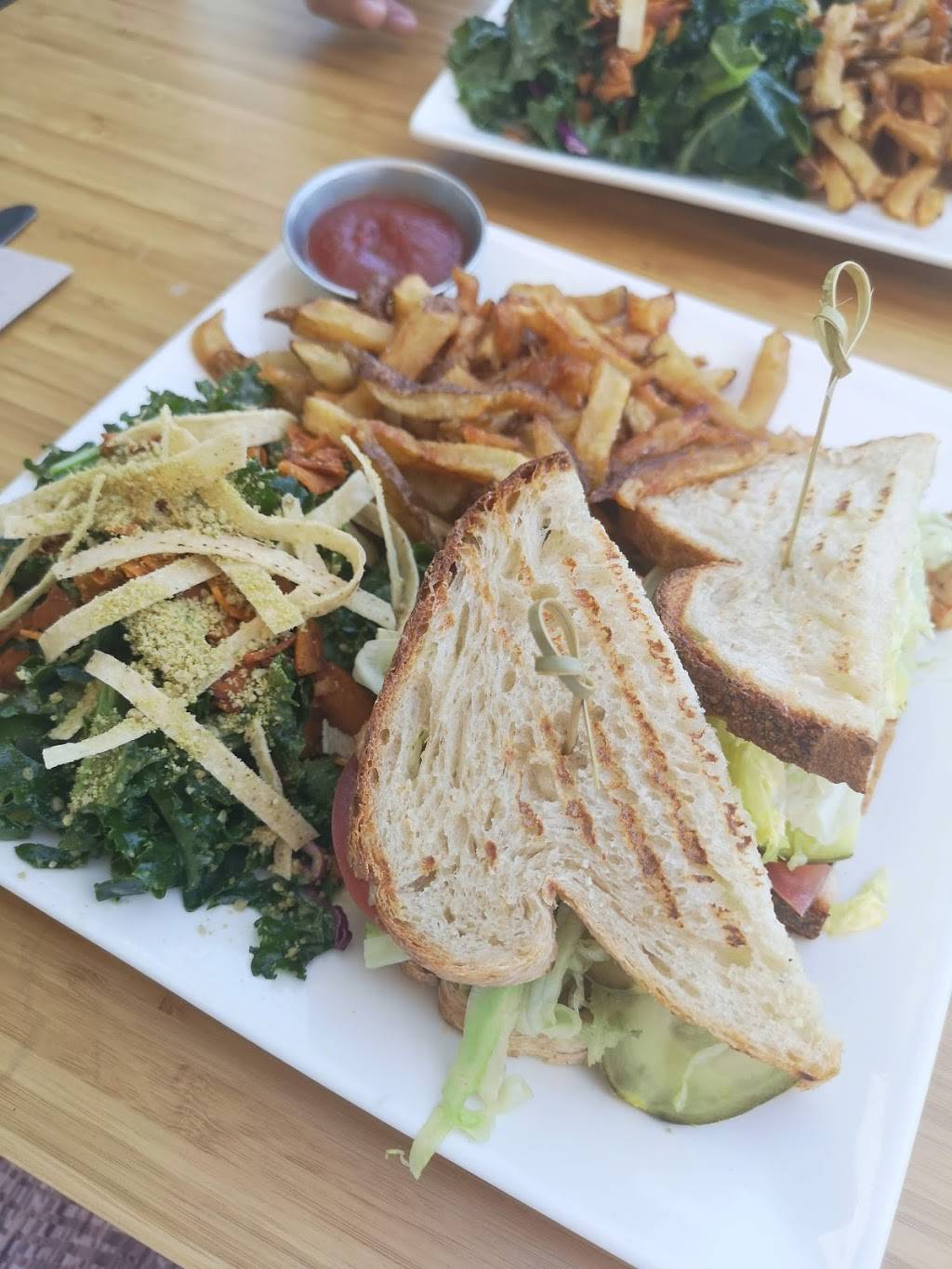 Pure Kitchen Westboro | restaurant | 357 Richmond Rd, Ottawa, ON K2A 0E7, Canada | 6136805500 OR +1 613-680-5500