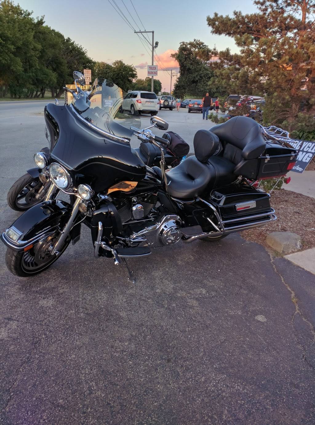 KCs Cabin | restaurant | 309 IL-173, Spring Grove, IL 60081, USA | 8156752205 OR +1 815-675-2205