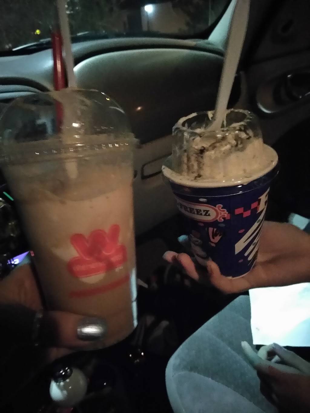 Wienerschnitzel | restaurant | 2155 S 6th Ave, Tucson, AZ 85713, USA | 5206242720 OR +1 520-624-2720