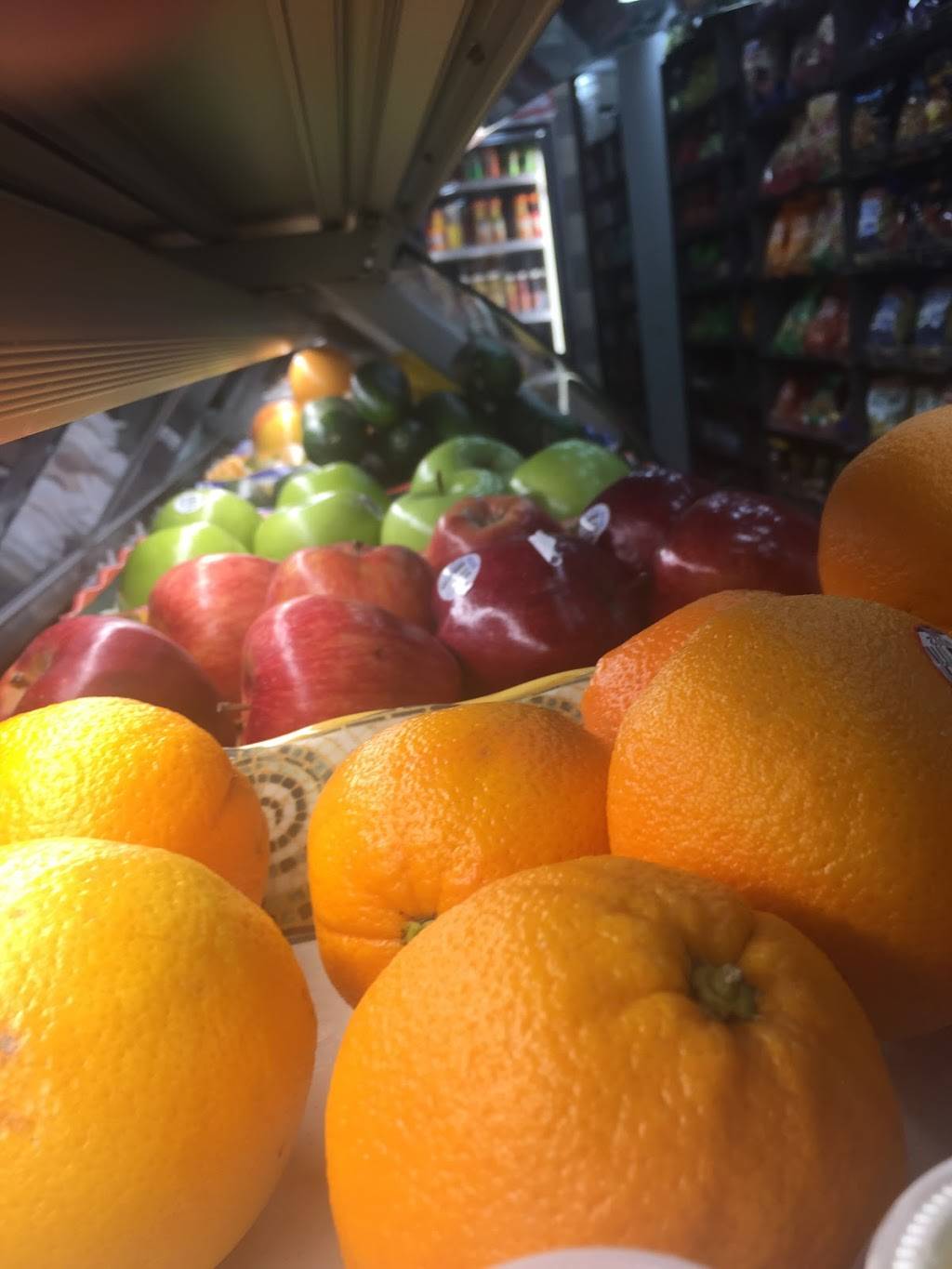 Juice Bar & Grill | restaurant | 484 Kings Hwy, Brooklyn, NY 11223, USA | 7186835444 OR +1 718-683-5444