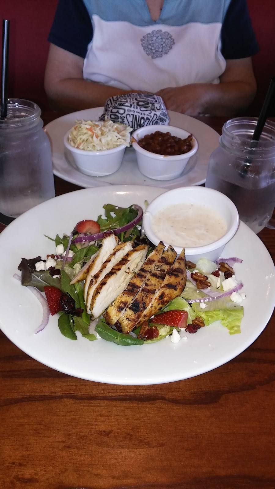 Smokey Bones Bar & Fire Grill | restaurant | 21733 FL-7, Boca Raton, FL 33428, USA | 5618527870 OR +1 561-852-7870