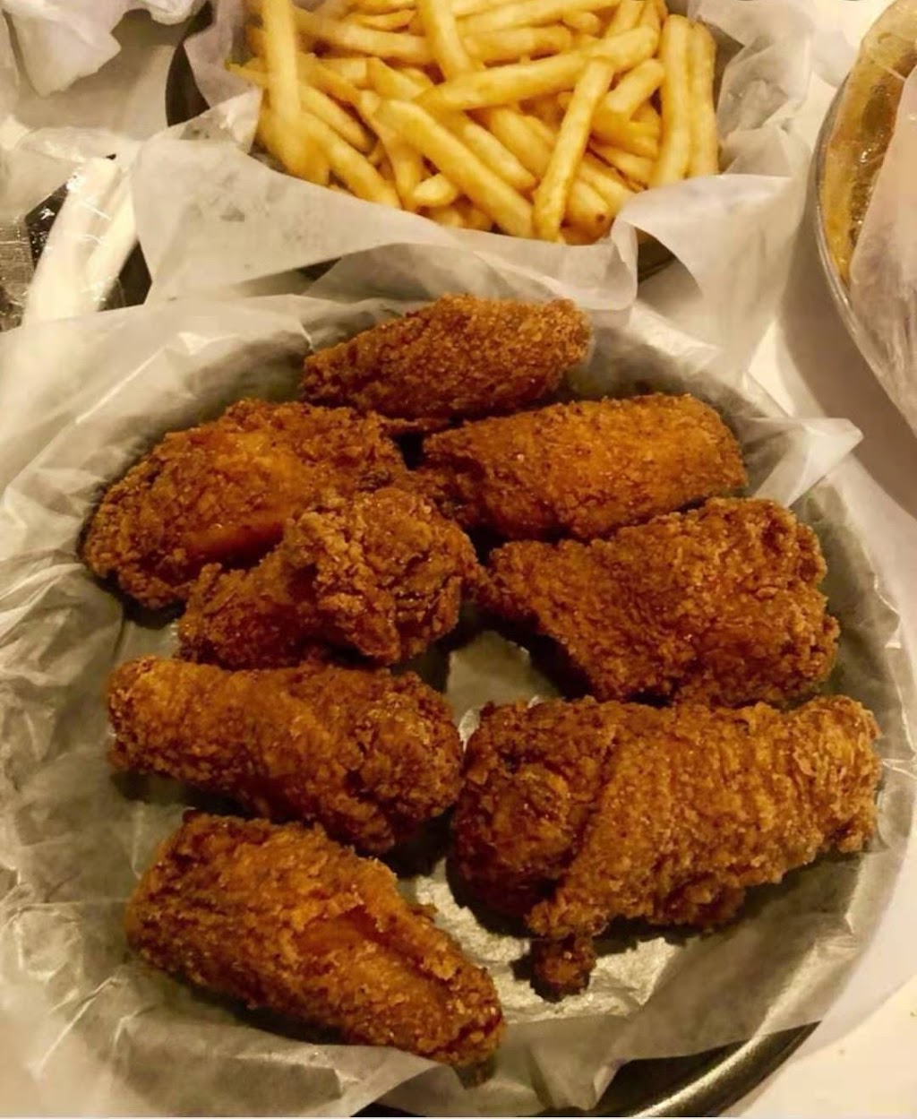 Hook & Reel Cajun Seafood & Bar | restaurant | 161-21 Jamaica Ave, Queens, NY 11432, USA | 7182973560 OR +1 718-297-3560