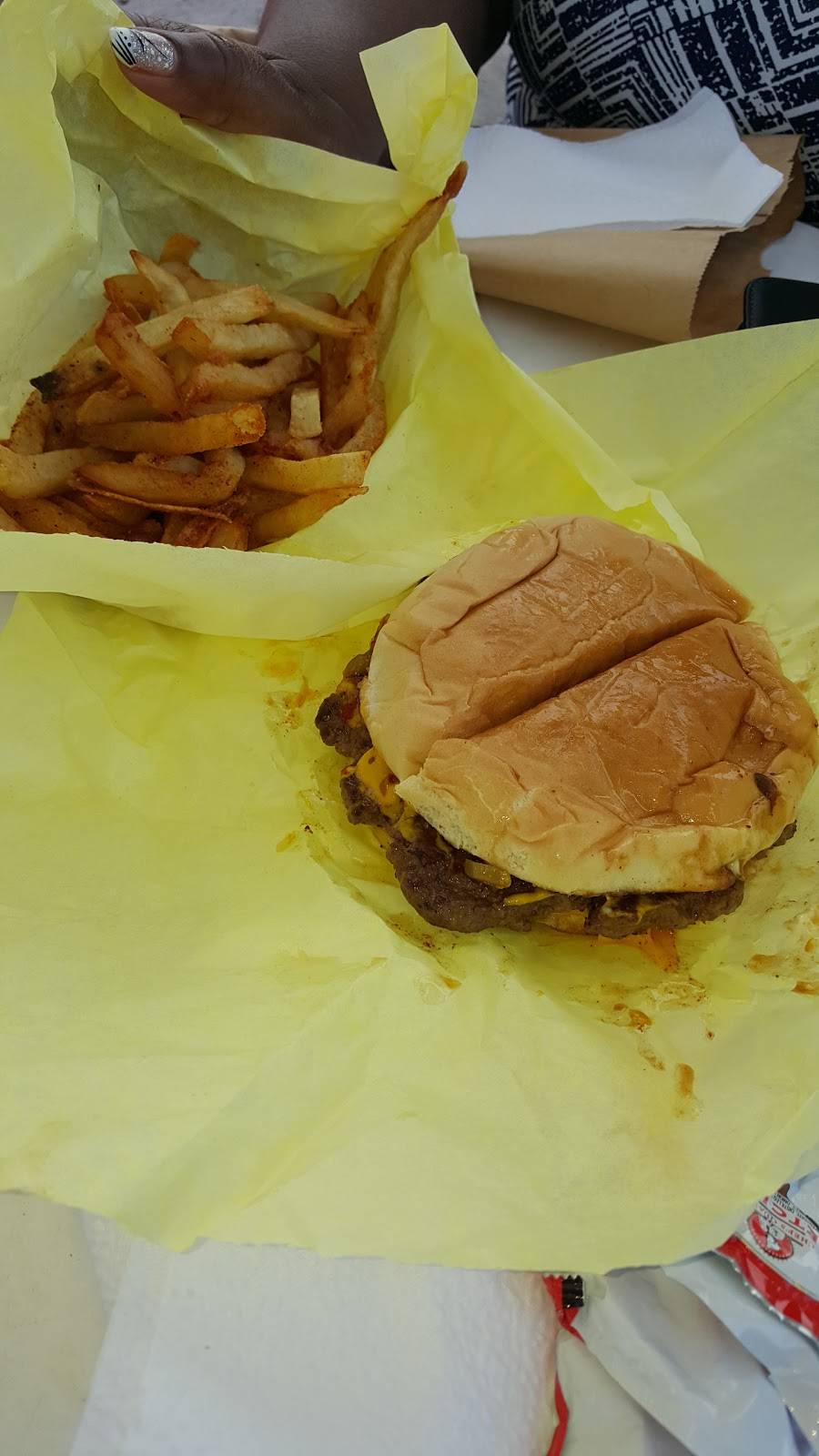 Snack Shack Original | restaurant | 5630 S Central Ave, Los Angeles, CA 90011, USA | 3232333509 OR +1 323-233-3509