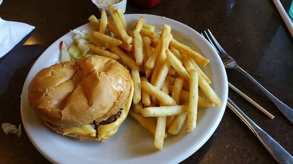 Russ Restaurant | restaurant | 210 N River Ave, Holland, MI 49424, USA | 6163926300 OR +1 616-392-6300