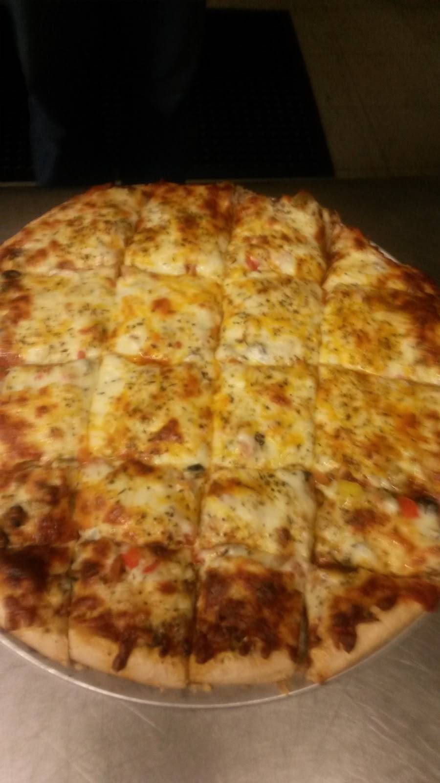 Moonlight Landing Bar & Grill | restaurant | 1162 Half Moon Lake Dr, Mosinee, WI 54455, USA | 7156931900 OR +1 715-693-1900