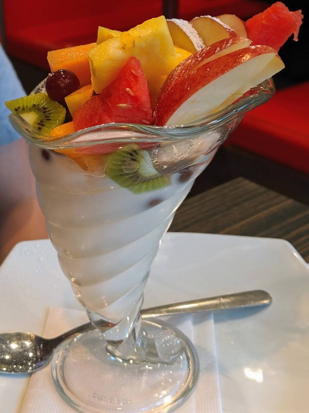 Jonas Restaurant | restaurant | 7685 Rue Saint-Denis, Montréal, QC H2R 2E7, Canada | 5142703314 OR +1 514-270-3314