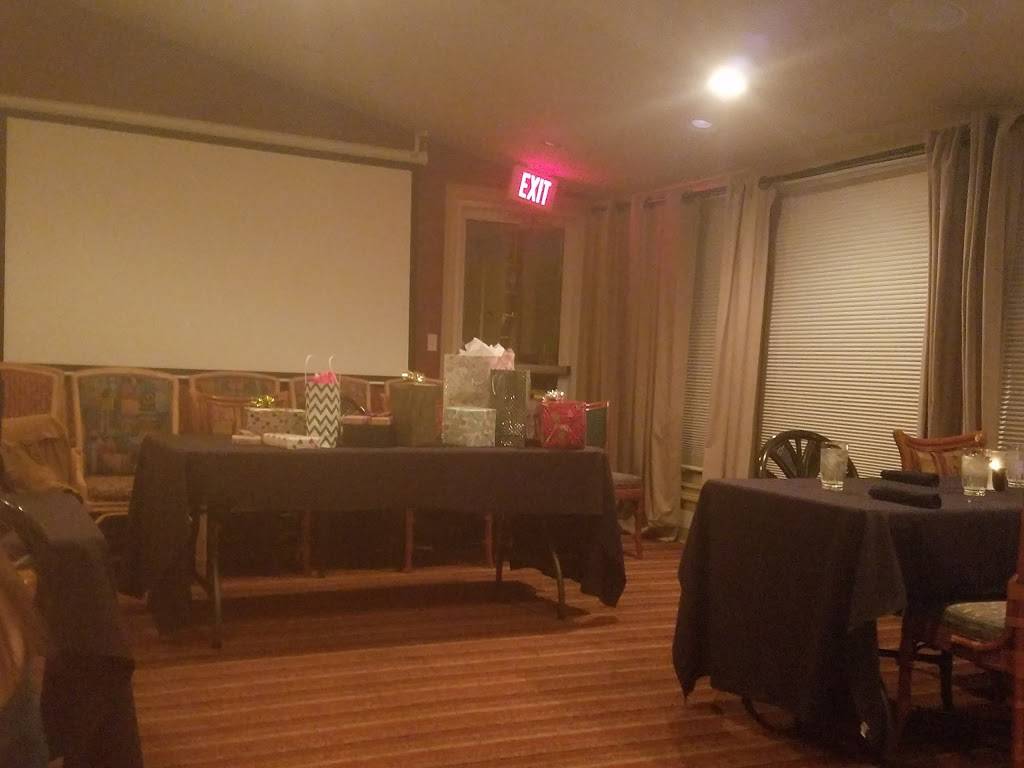 Chris McDs | restaurant | 1400 Forum Blvd #38, Columbia, MO 65203, USA | 5734466237 OR +1 573-446-6237