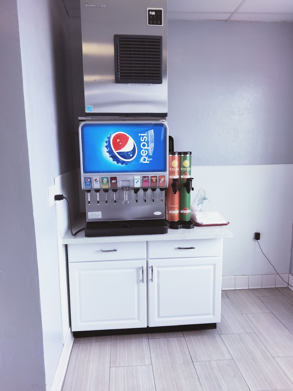 Juniors Taco Shop | restaurant | 1102 Industrial Ave, Escondido, CA 92029, USA | 7609753910 OR +1 760-975-3910