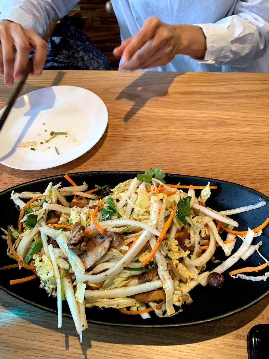 Dumpling & Noodle | restaurant | 11000 NE 10th St #B, Bellevue, WA 98004, USA | 4255592909 OR +1 425-559-2909