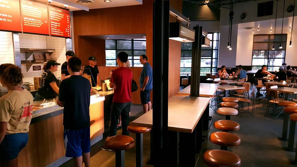 Chipotle Mexican Grill | restaurant | 80 E Nees Ave, Fresno, CA 93720, USA | 5594900605 OR +1 559-490-0605