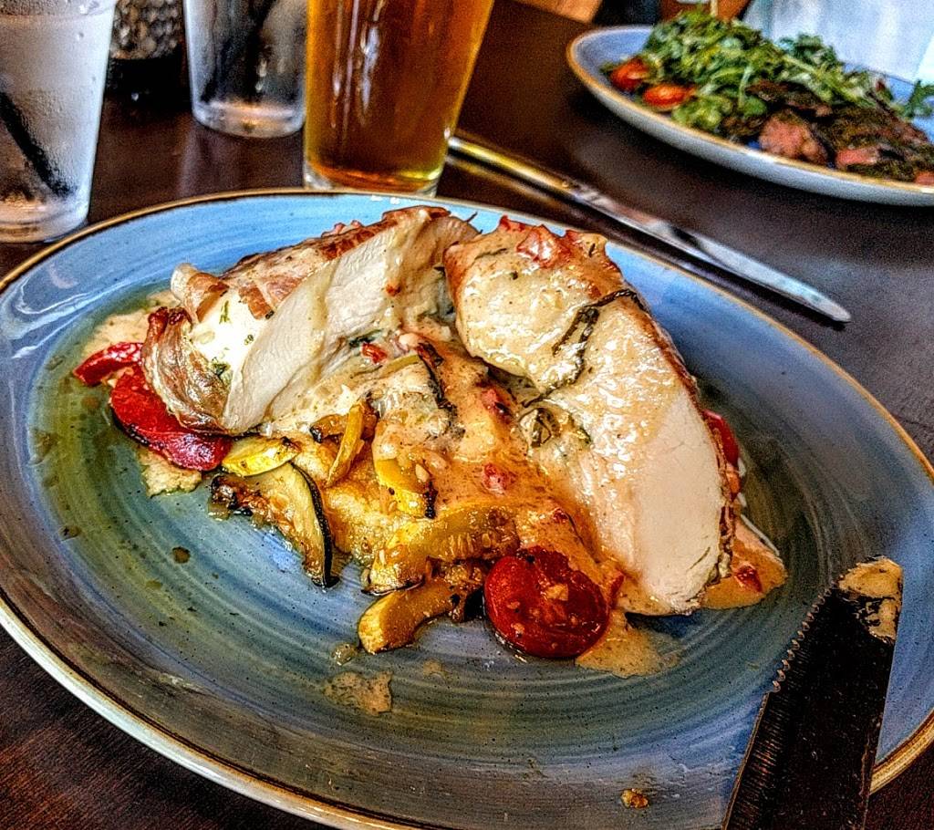 Crush & Brew | restaurant | 28544 Old Town Front St #103, Temecula, CA 92590, USA | 9516934567 OR +1 951-693-4567