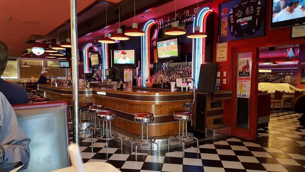 Zebbs Deluxe Grill & Bar | restaurant | 2803 Brewerton Rd, Syracuse, NY 13211, USA | 3154555131 OR +1 315-455-5131