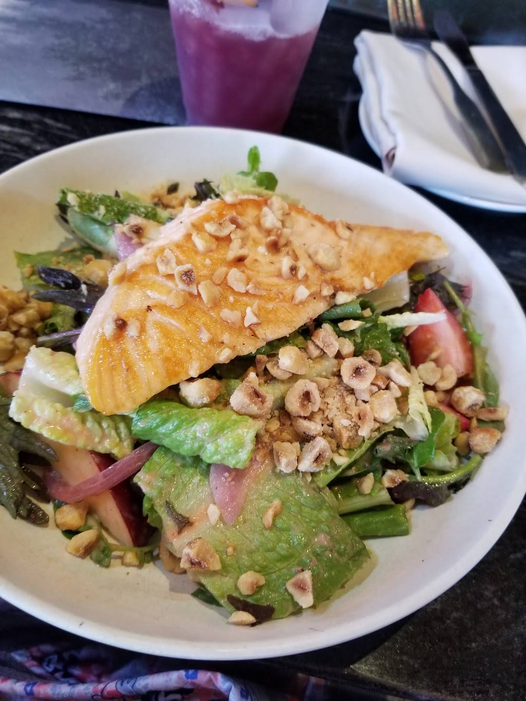 Geyser Point Bar & Grill | restaurant | 901 Timberline Dr, Lake Buena Vista, FL 32830, USA | 4079395277 OR +1 407-939-5277