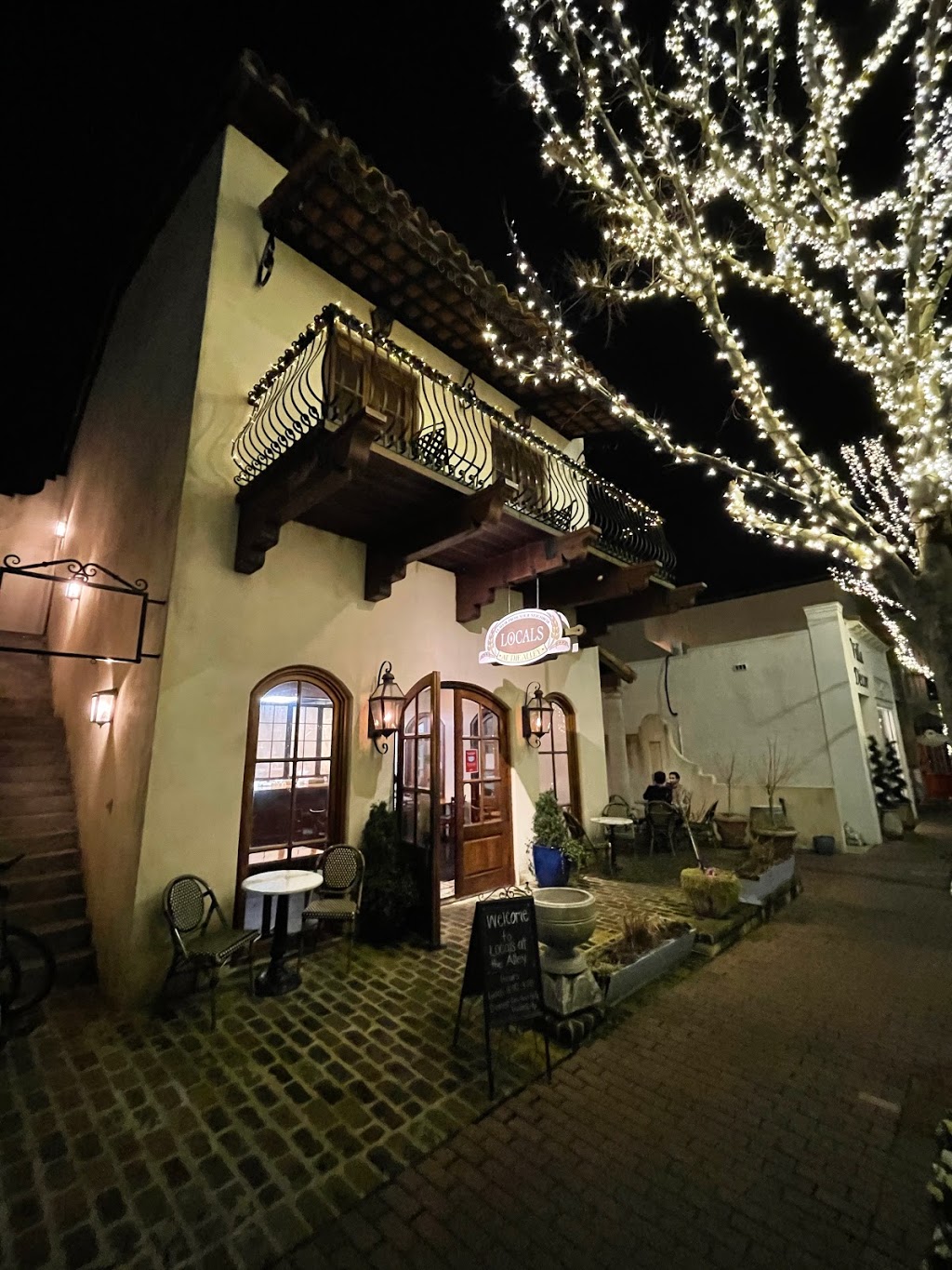 Locals | restaurant | 312 Fairhope Ave, Fairhope, AL 36532, USA | 2515177225 OR +1 251-517-7225