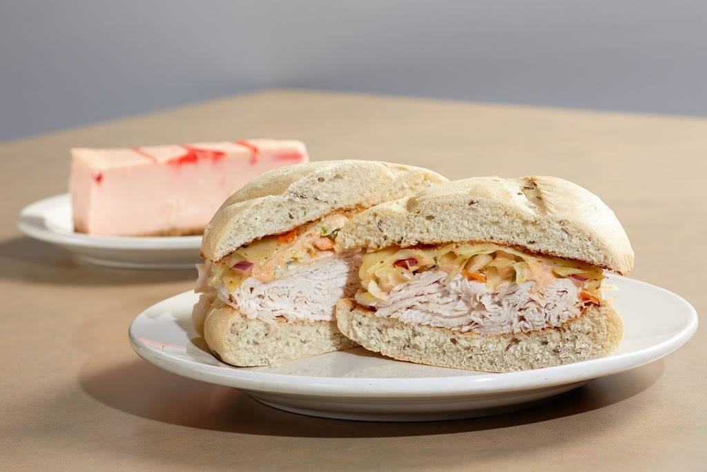 Izzys Western Hills | restaurant | 5098 Glencrossing Way # B # B, Cincinnati, OH 45238, USA | 5133479699 OR +1 513-347-9699