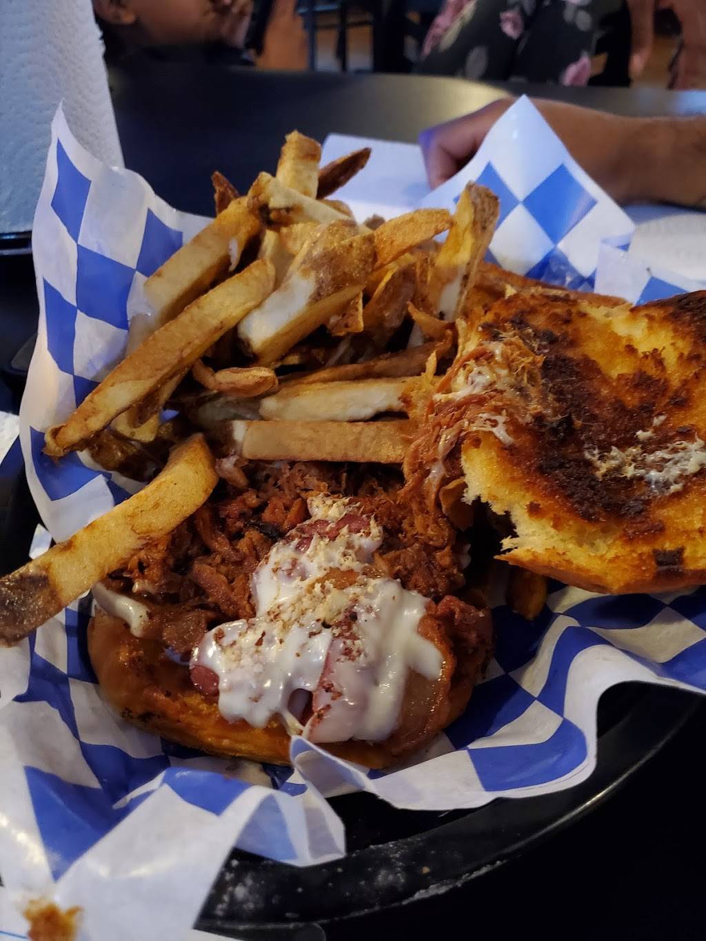 The Pour House on Derry | night club | 6200 Derry St, Harrisburg, PA 17111, USA | 7175580818 OR +1 717-558-0818