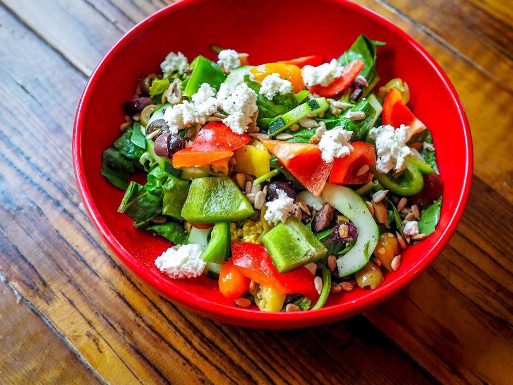 Roots Handmade Pizza- Old Town | restaurant | 1610 N Wells St, Chicago, IL 60610, USA | 3122107788 OR +1 312-210-7788