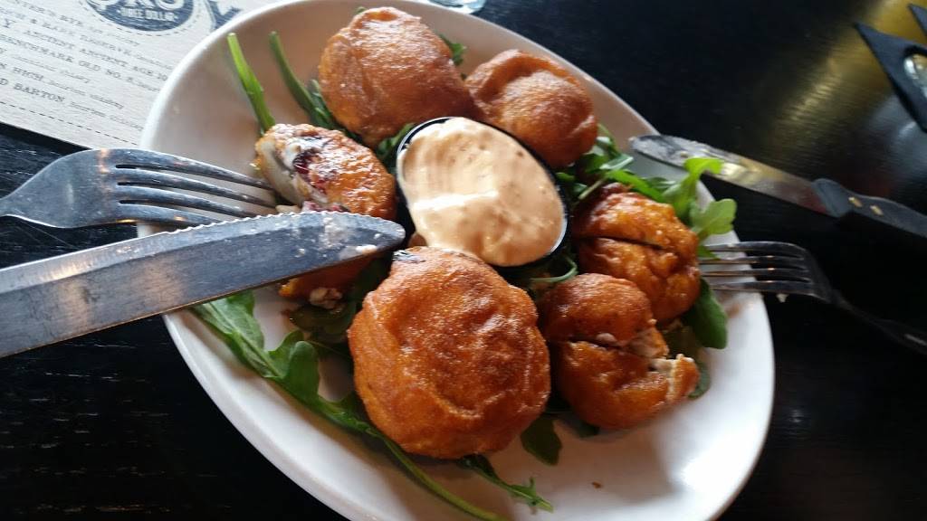 One-Eyed Bettys | restaurant | 175 W Troy St, Ferndale, MI 48220, USA | 2488086633 OR +1 248-808-6633