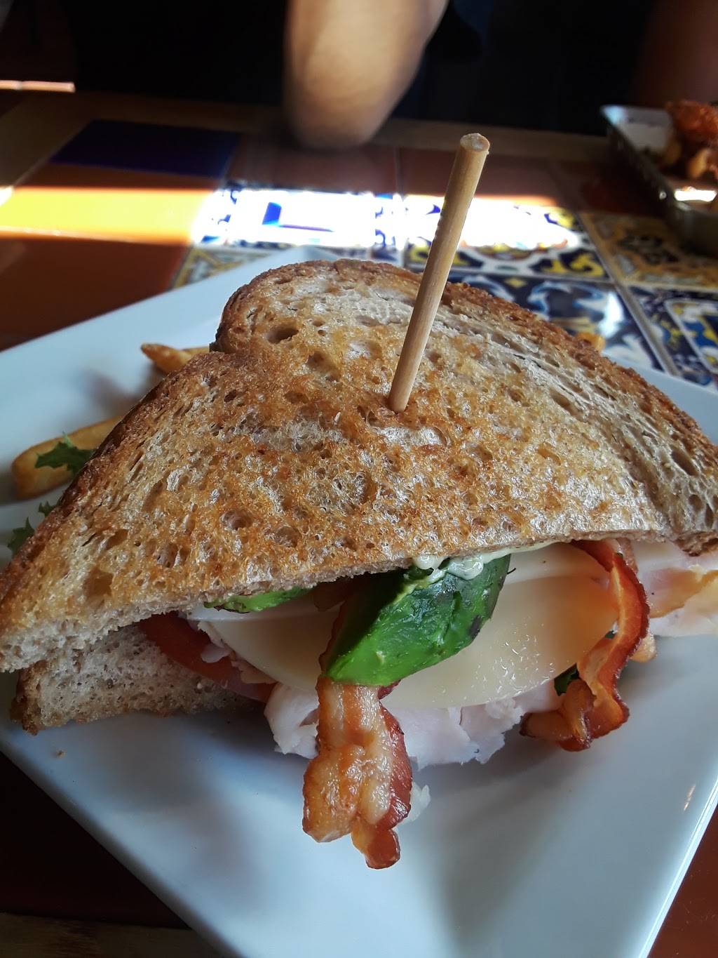 Chilis Grill & Bar | meal takeaway | 6030 Grand Ave, Gurnee, IL 60031, USA | 8478551025 OR +1 847-855-1025