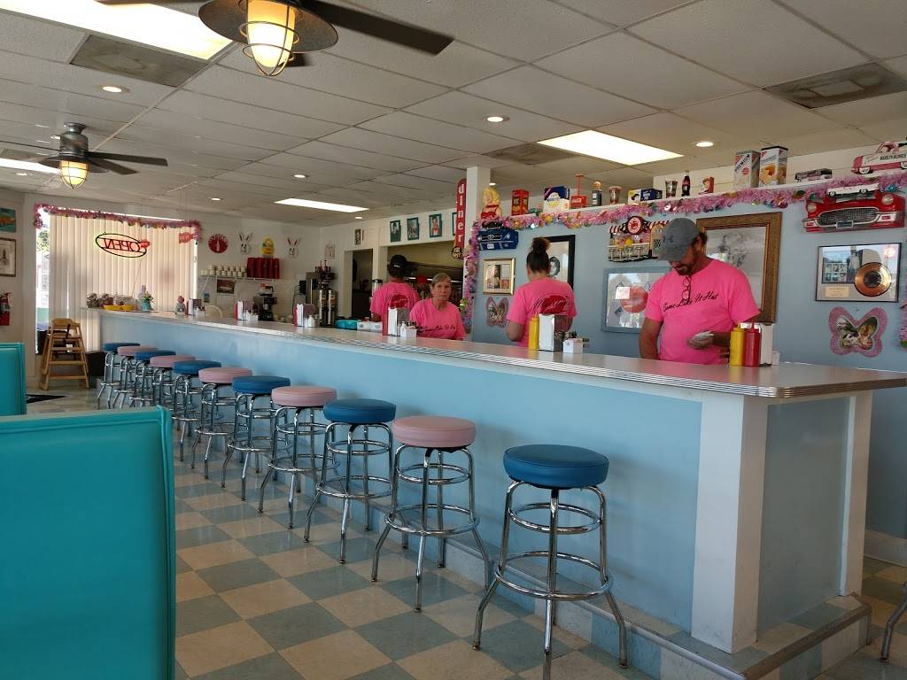 Marilyns Cocoa Beach Diner | restaurant | 260 N Orlando Ave, Cocoa Beach, FL 32931, USA | 3216135581 OR +1 321-613-5581