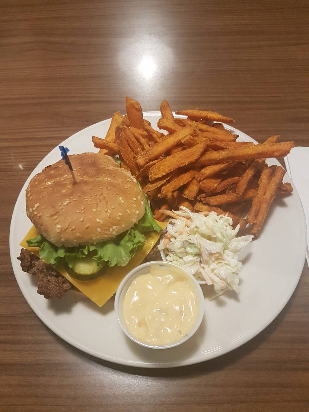 Pembroke Big Stop Restaurant | restaurant | 1751 Paul Martin Dr, Pembroke, ON K8A 6W5, Canada | 6137351066 OR +1 613-735-1066