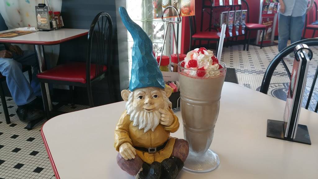 Steak n Shake | restaurant | 2760 N Glenstone Ave, Springfield, MO 65803, USA | 4178639072 OR +1 417-863-9072