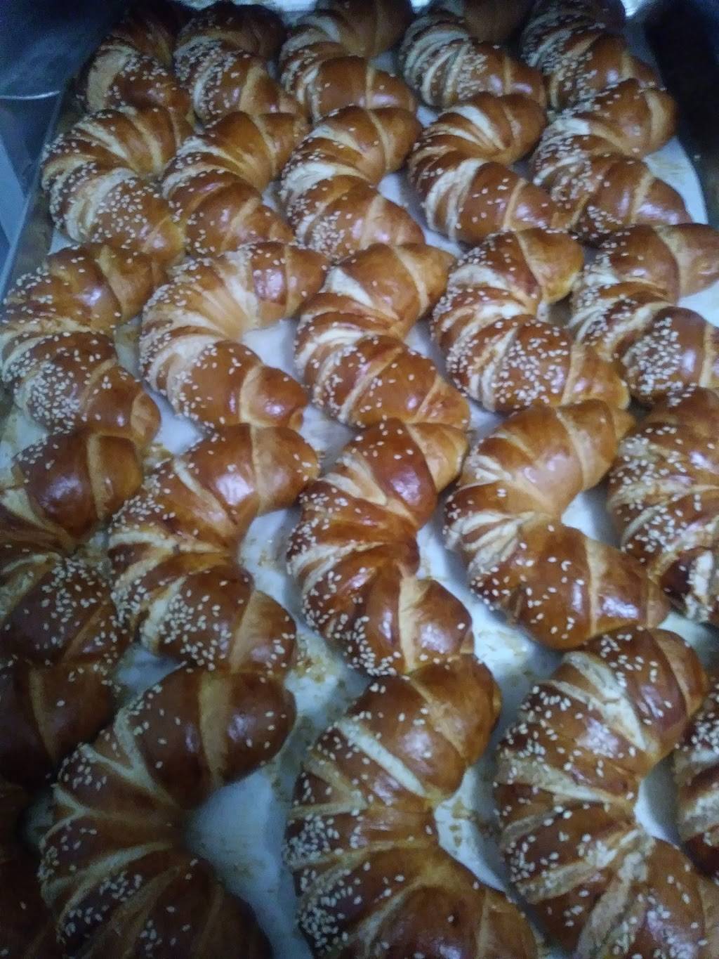 El Paisano Restaurant & Bakery | restaurant | 1006 6th St, Taft, CA 93268, USA | 6614409176 OR +1 661-440-9176