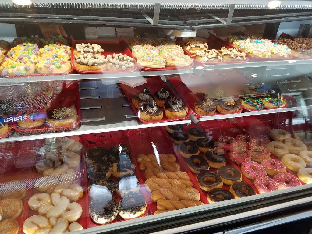 Daddys Donuts | bakery | 4 Fairlawn Ave, Middletown, NY 10940, USA | 8453436565 OR +1 845-343-6565