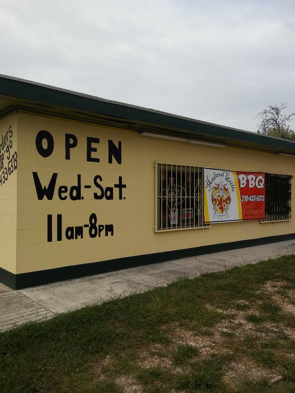 Medieval Grille | restaurant | 3695 Culebra Rd, San Antonio, TX 78228, USA | 2104336373 OR +1 210-433-6373