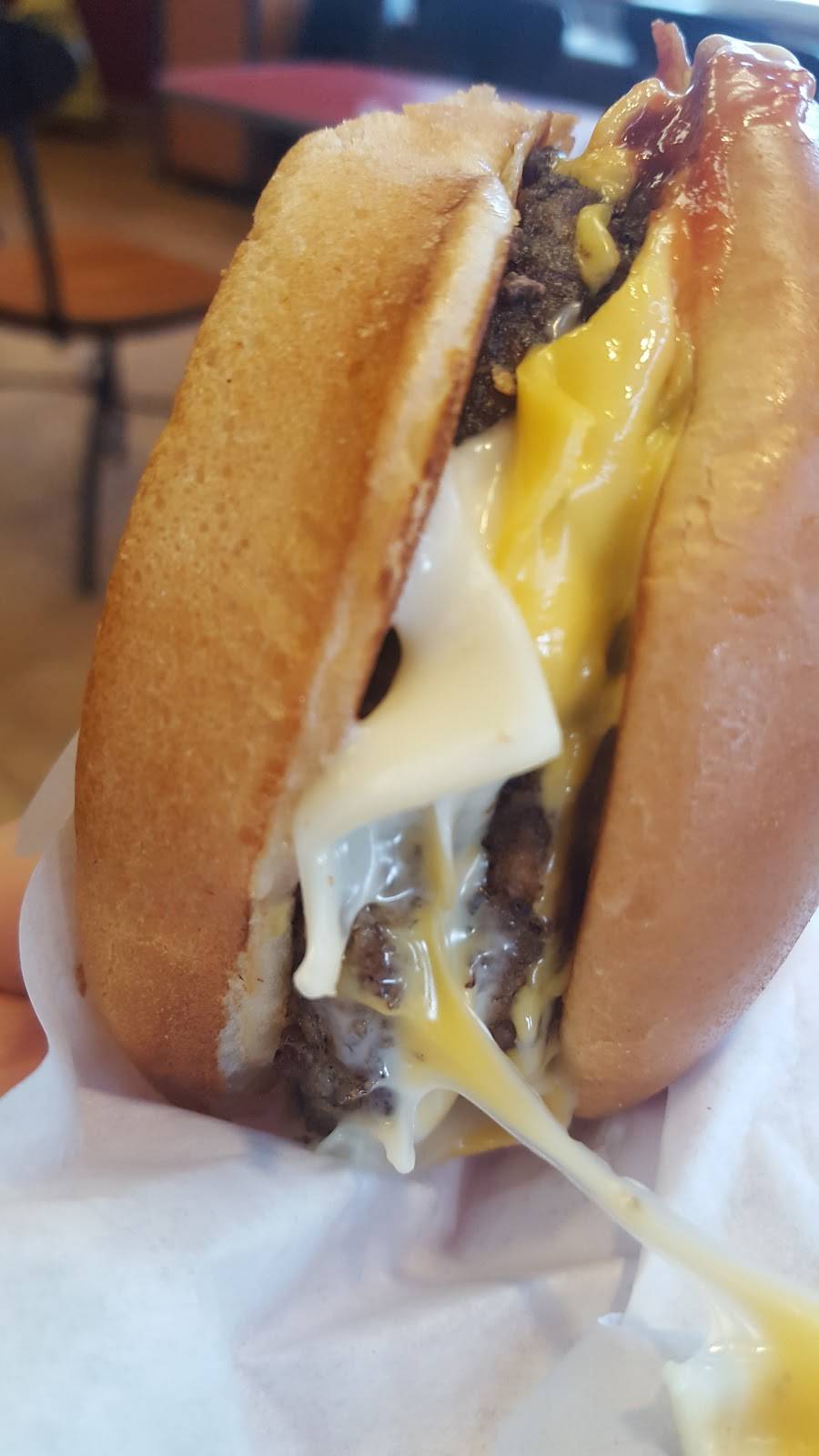 Jack in the Box | restaurant | 23017 Pacific Coast Hwy, Malibu, CA 90265, USA | 3104568943 OR +1 310-456-8943