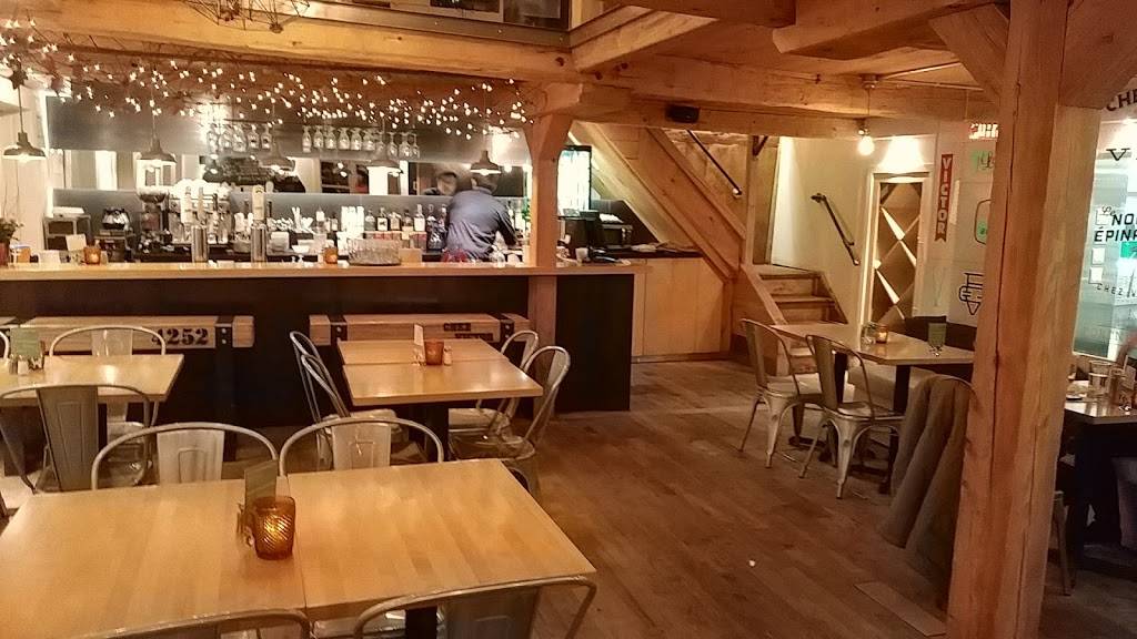 Chez Victor | restaurant | 4252 Rue Saint-Félix, Québec, QC G1Y 1X5, Canada | 4182043101 OR +1 418-204-3101