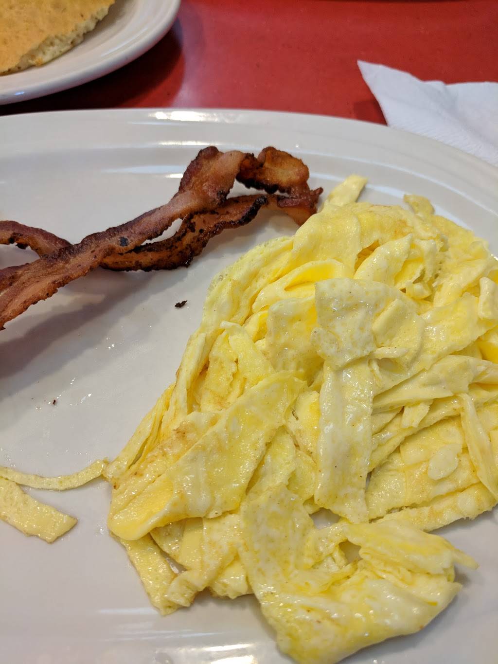 Friendlys | restaurant | 611 Main St, Stoneham, MA 02180, USA | 7814385444 OR +1 781-438-5444